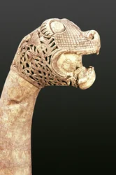 Polena di una nave vichinga, trovata a Oseberg, Norvegia